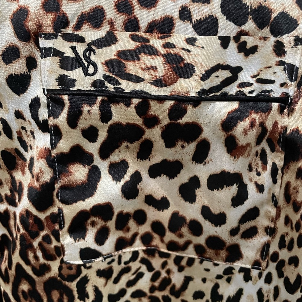 Victoria’s Secret button up
Long sleeve Satin Cheetah print nightshirt w pocket - Picture 4 of 9